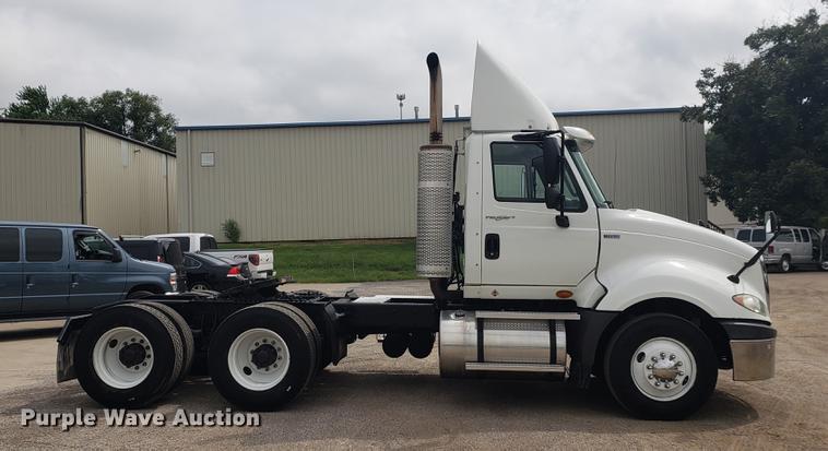 image for item DF2436 2012 International ProStar semi truck