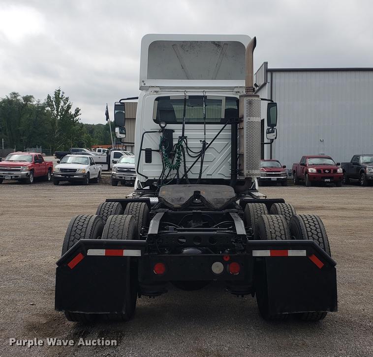 image for item DF2436 2012 International ProStar semi truck