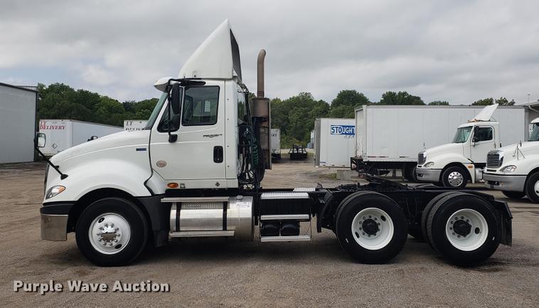 image for item DF2436 2012 International ProStar semi truck