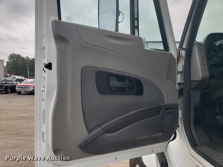 image for item DF2436 2012 International ProStar semi truck