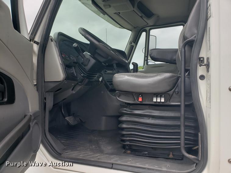 image for item DF2436 2012 International ProStar semi truck