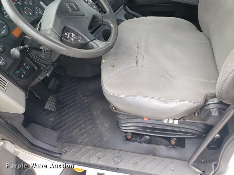 image for item DF2436 2012 International ProStar semi truck