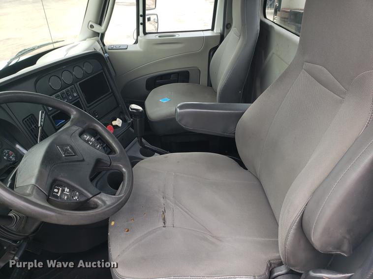 image for item DF2436 2012 International ProStar semi truck