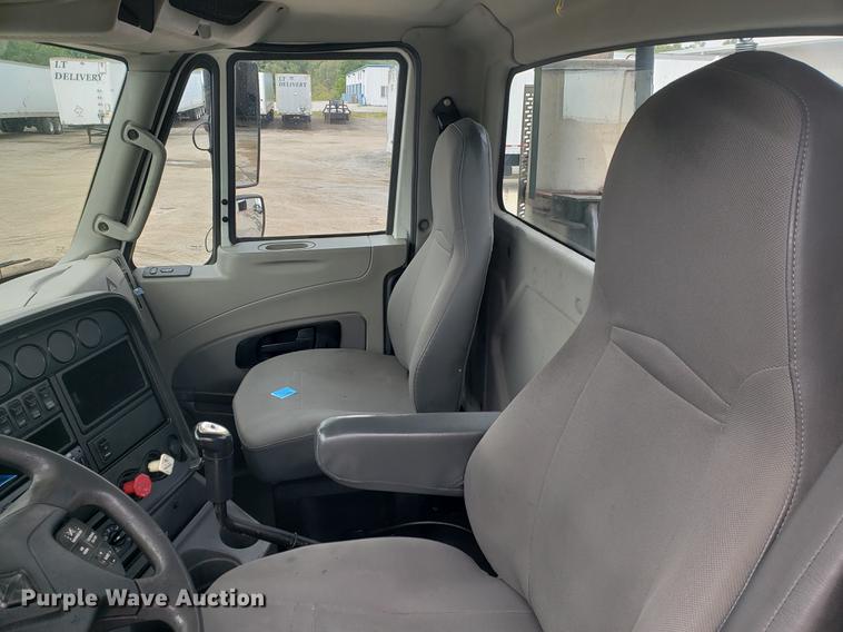 image for item DF2436 2012 International ProStar semi truck