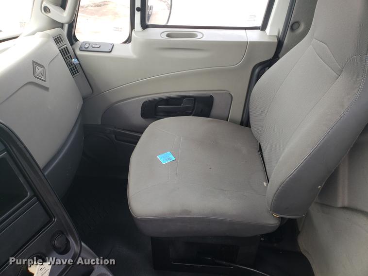 image for item DF2436 2012 International ProStar semi truck