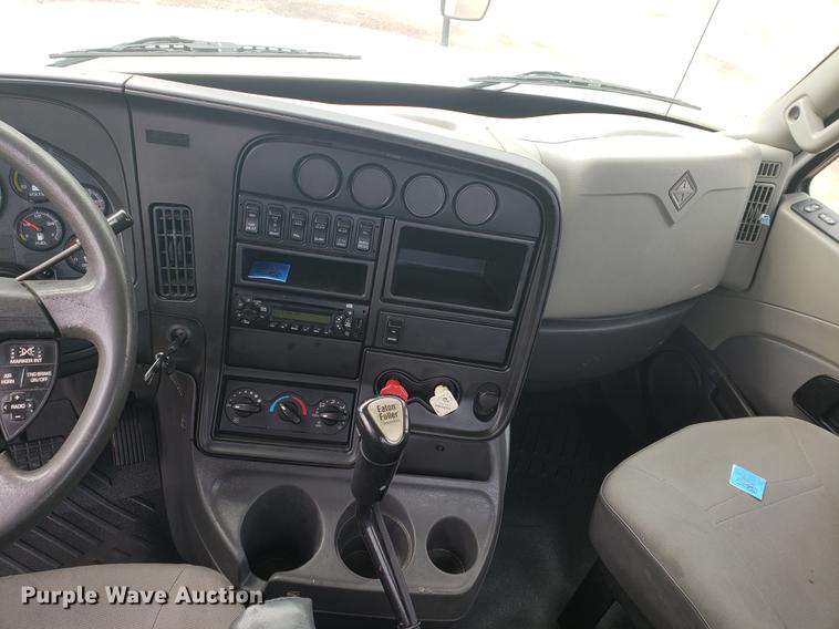 image for item DF2436 2012 International ProStar semi truck