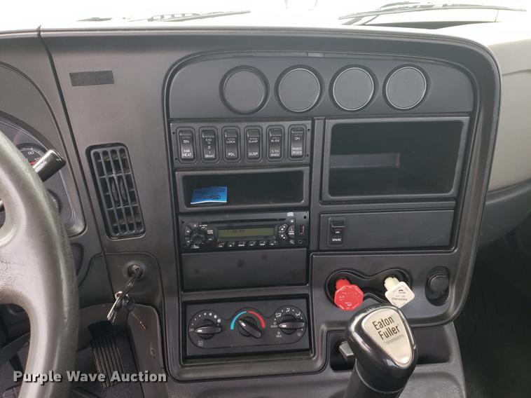 image for item DF2436 2012 International ProStar semi truck