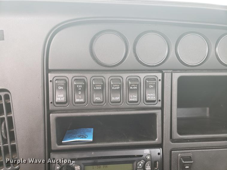 image for item DF2436 2012 International ProStar semi truck