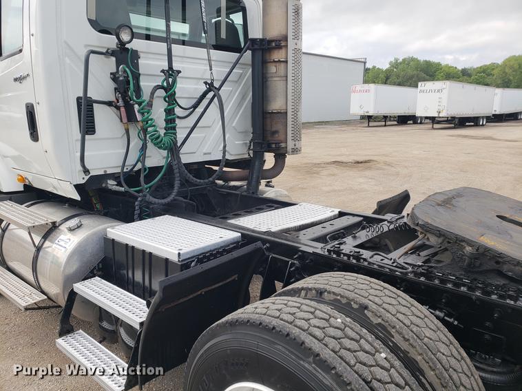 image for item DF2436 2012 International ProStar semi truck