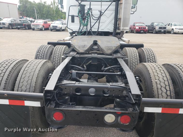 image for item DF2436 2012 International ProStar semi truck