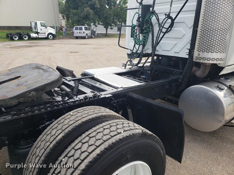 image for item DF2436 2012 International ProStar semi truck