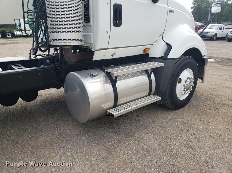 image for item DF2436 2012 International ProStar semi truck