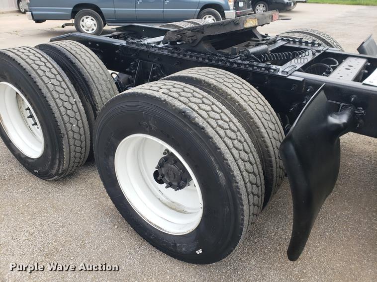 image for item DF2436 2012 International ProStar semi truck