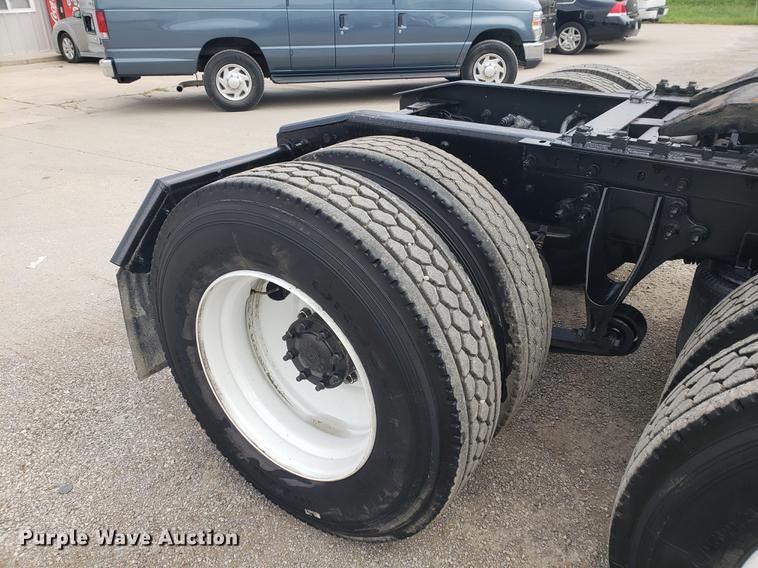 image for item DF2436 2012 International ProStar semi truck