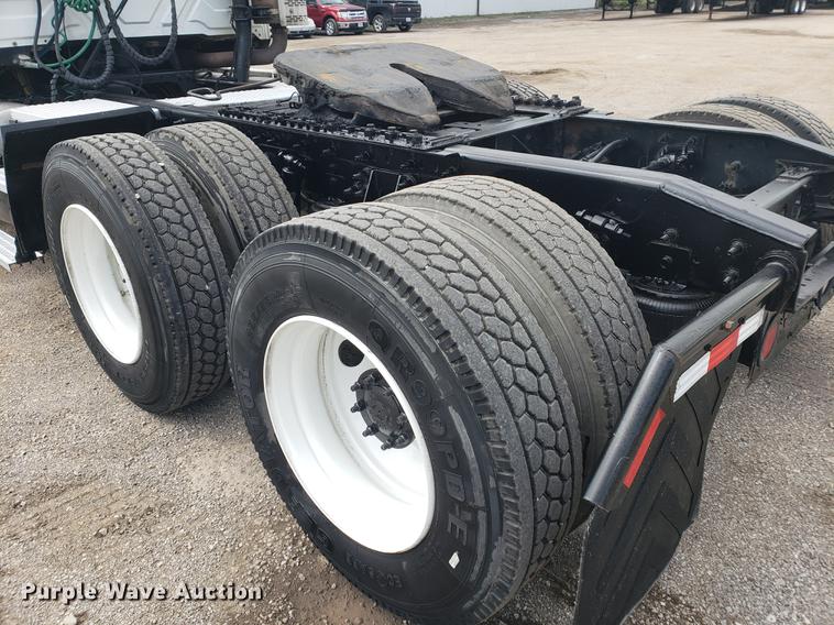 image for item DF2436 2012 International ProStar semi truck