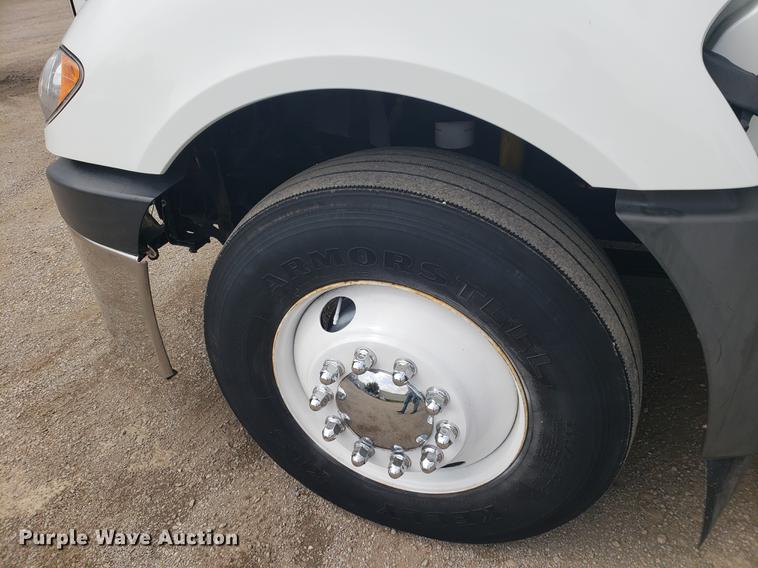 image for item DF2436 2012 International ProStar semi truck