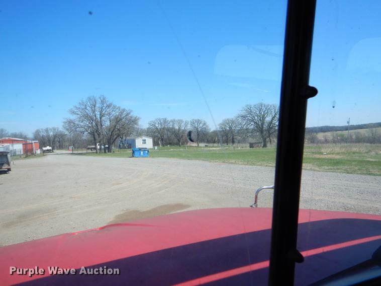 image for item EI9009 1995 International 9200 semi truck