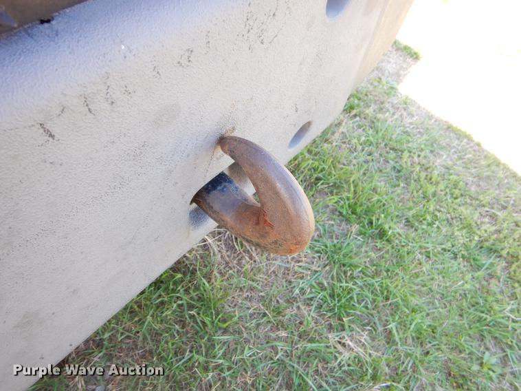 image for item EI9009 1995 International 9200 semi truck