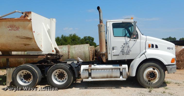 image for item EK9598 2003 Sterling semi truck