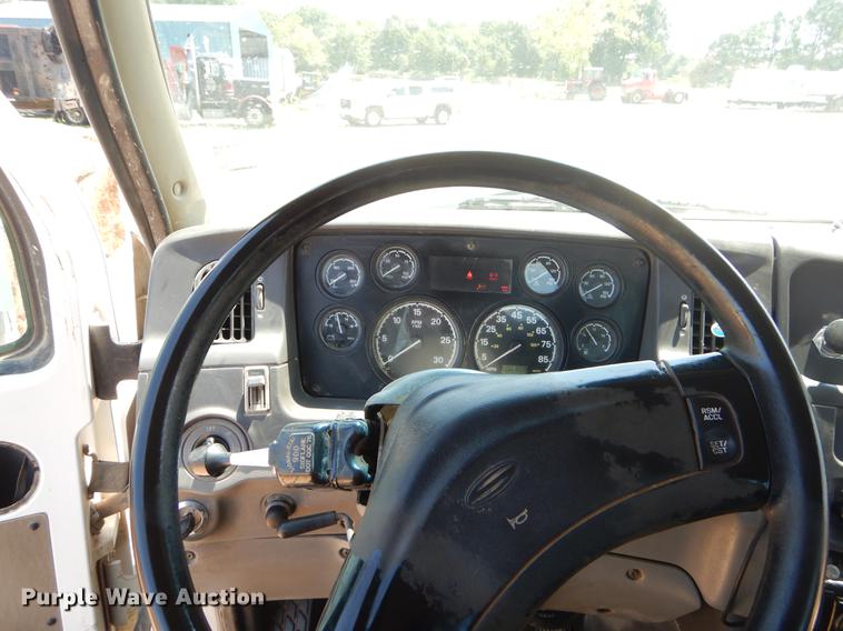 image for item EK9598 2003 Sterling semi truck