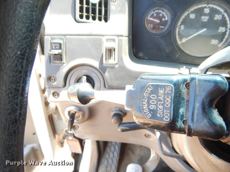 image for item EK9598 2003 Sterling semi truck