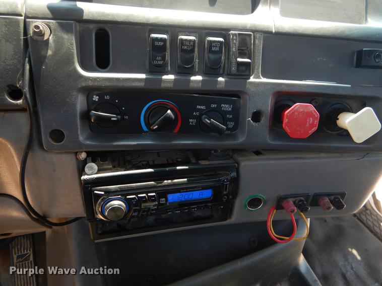 image for item EK9598 2003 Sterling semi truck