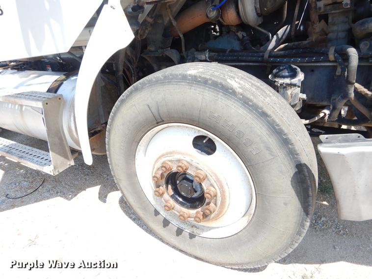 image for item EK9598 2003 Sterling semi truck