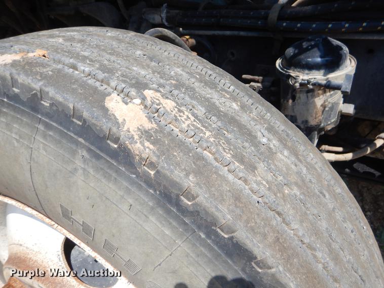 image for item EK9598 2003 Sterling semi truck