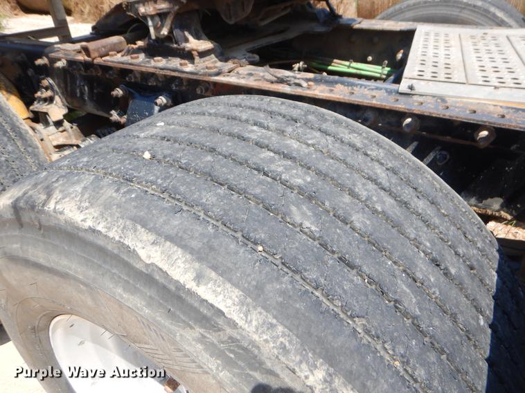 image for item EK9598 2003 Sterling semi truck