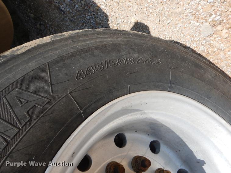 image for item EK9598 2003 Sterling semi truck