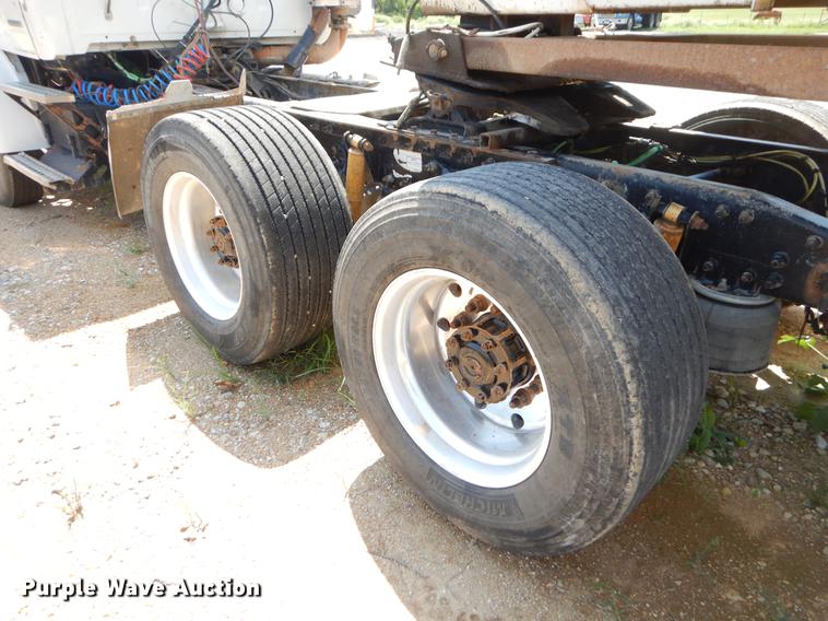 image for item EK9598 2003 Sterling semi truck