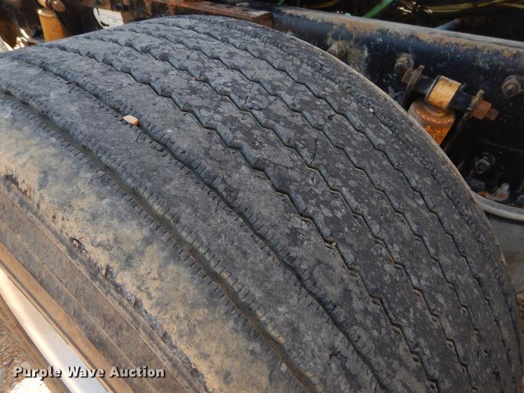 image for item EK9598 2003 Sterling semi truck