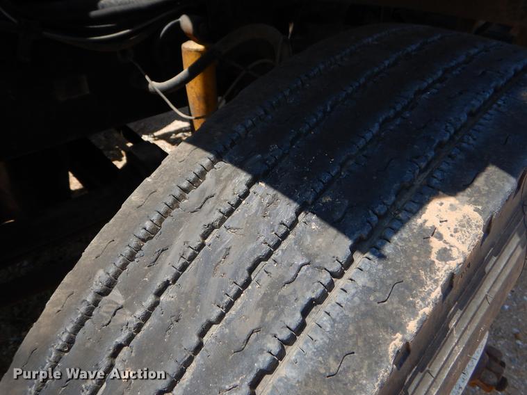 image for item EK9598 2003 Sterling semi truck