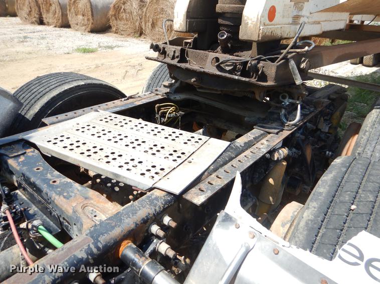 image for item EK9598 2003 Sterling semi truck