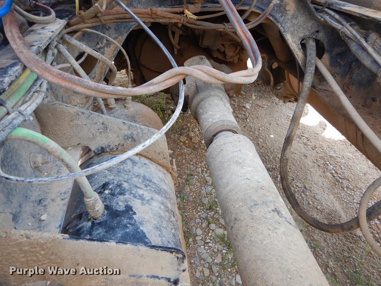 image for item EK9598 2003 Sterling semi truck