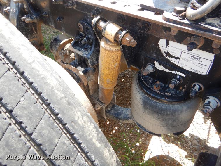 image for item EK9598 2003 Sterling semi truck