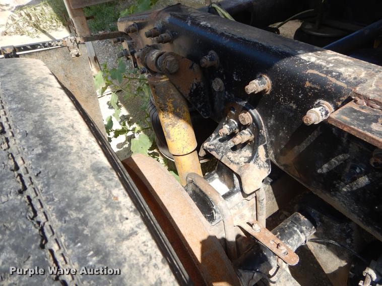 image for item EK9598 2003 Sterling semi truck