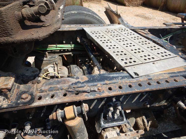 image for item EK9598 2003 Sterling semi truck