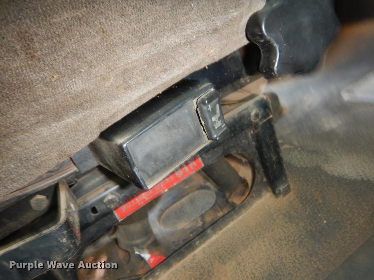 image for item EK9739 2002 Mack semi truck