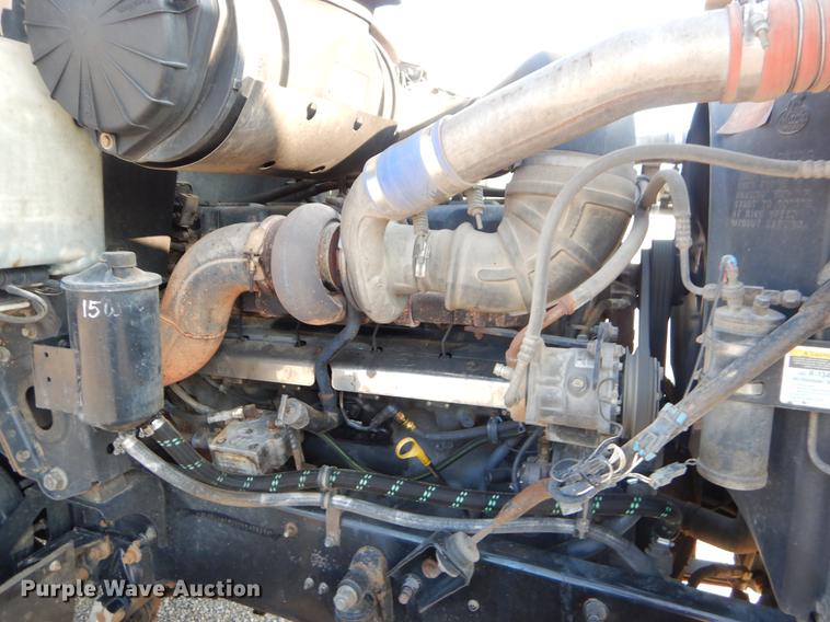 image for item EK9739 2002 Mack semi truck