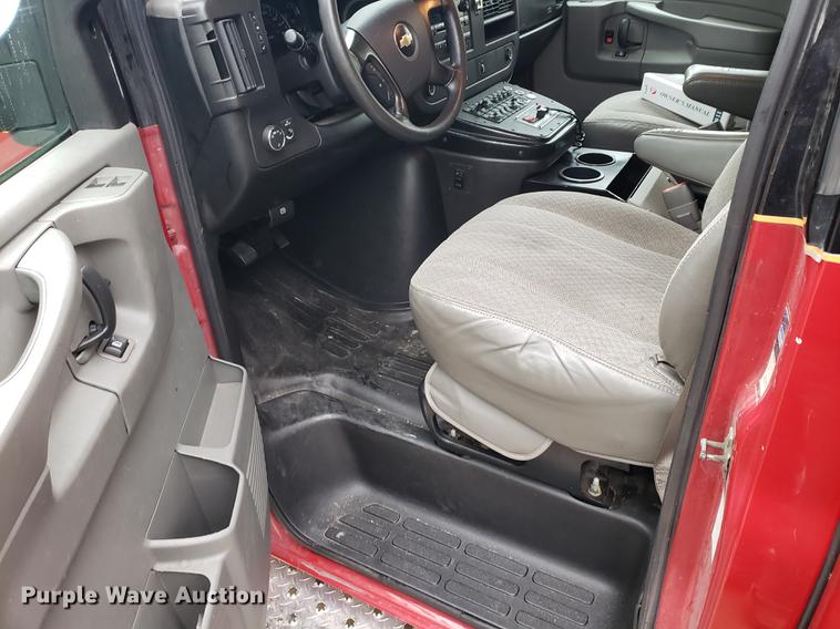 image for item BW9241 2010 Chevrolet Express G4500 ambulance