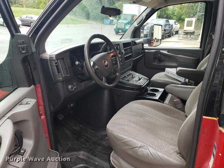 image for item BW9241 2010 Chevrolet Express G4500 ambulance