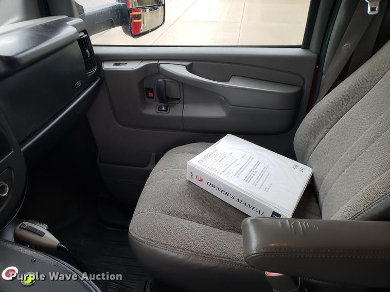 image for item BW9241 2010 Chevrolet Express G4500 ambulance