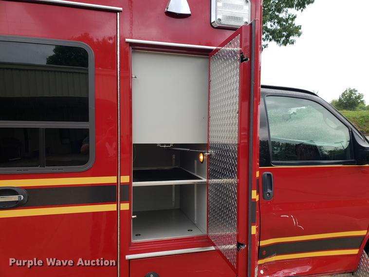 image for item BW9241 2010 Chevrolet Express G4500 ambulance