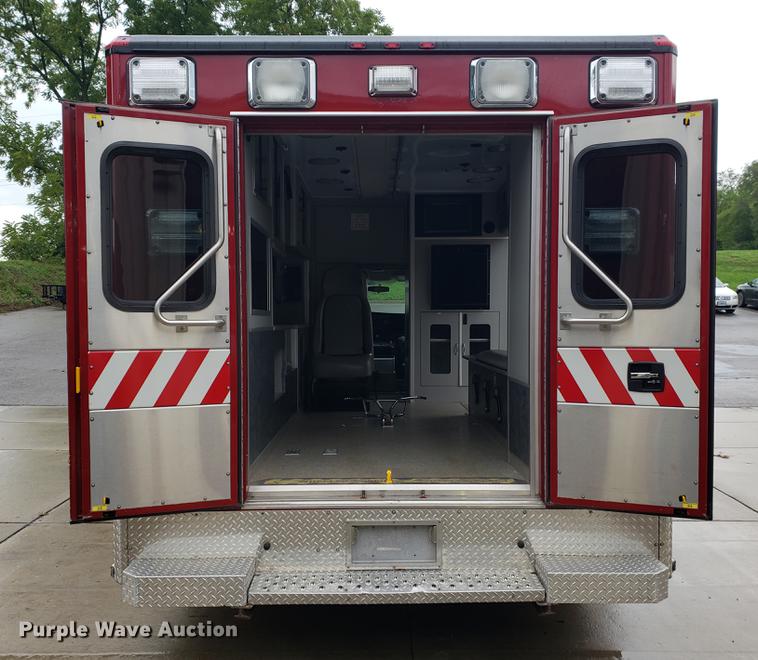 image for item BW9241 2010 Chevrolet Express G4500 ambulance
