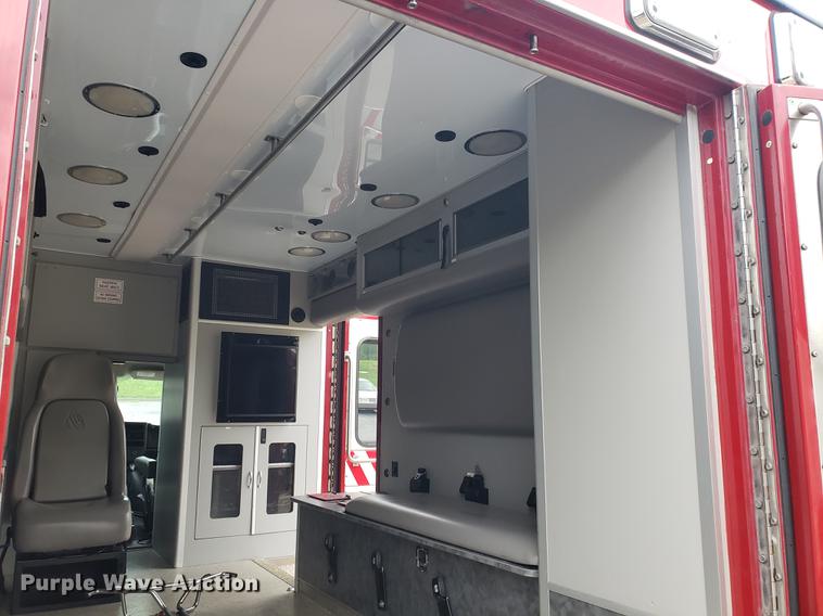 image for item BW9241 2010 Chevrolet Express G4500 ambulance