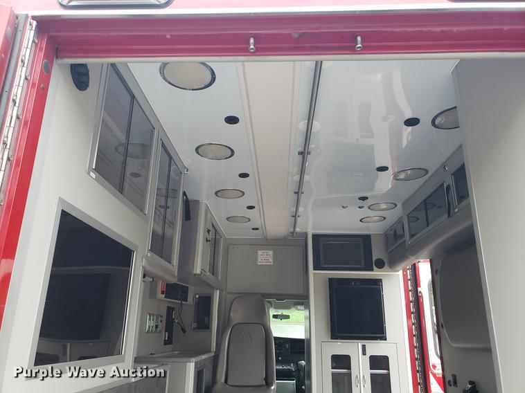 image for item BW9241 2010 Chevrolet Express G4500 ambulance