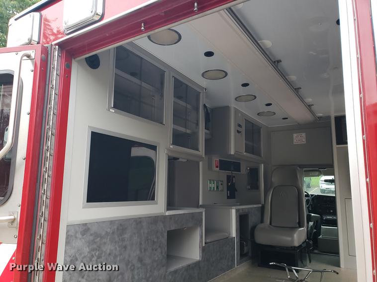image for item BW9241 2010 Chevrolet Express G4500 ambulance