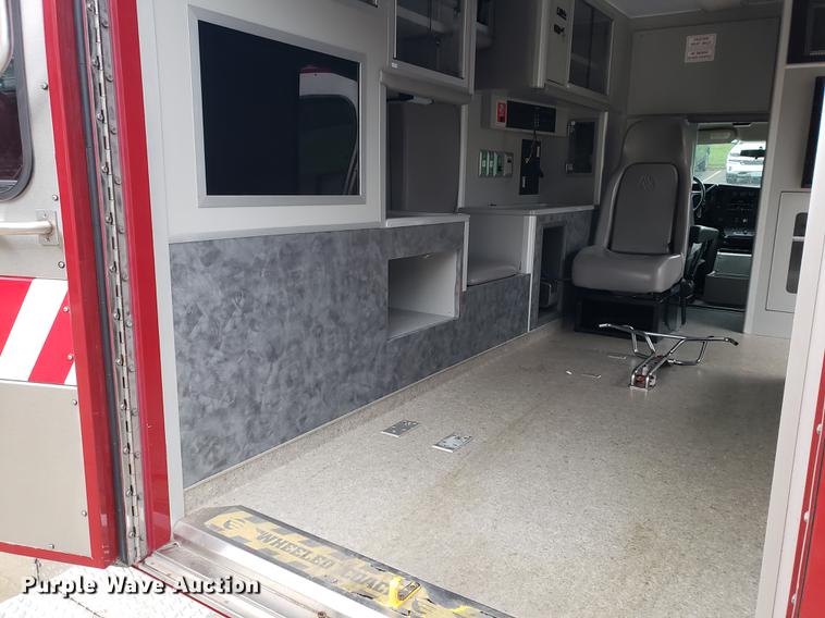 image for item BW9241 2010 Chevrolet Express G4500 ambulance