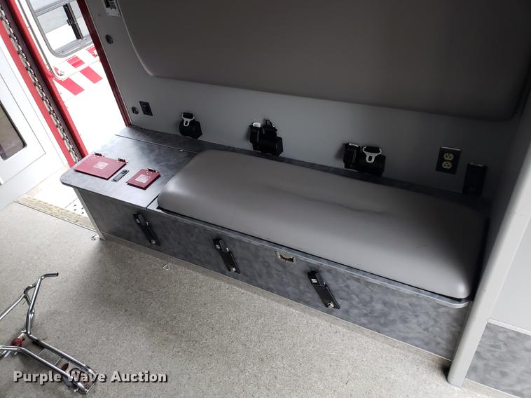 image for item BW9241 2010 Chevrolet Express G4500 ambulance